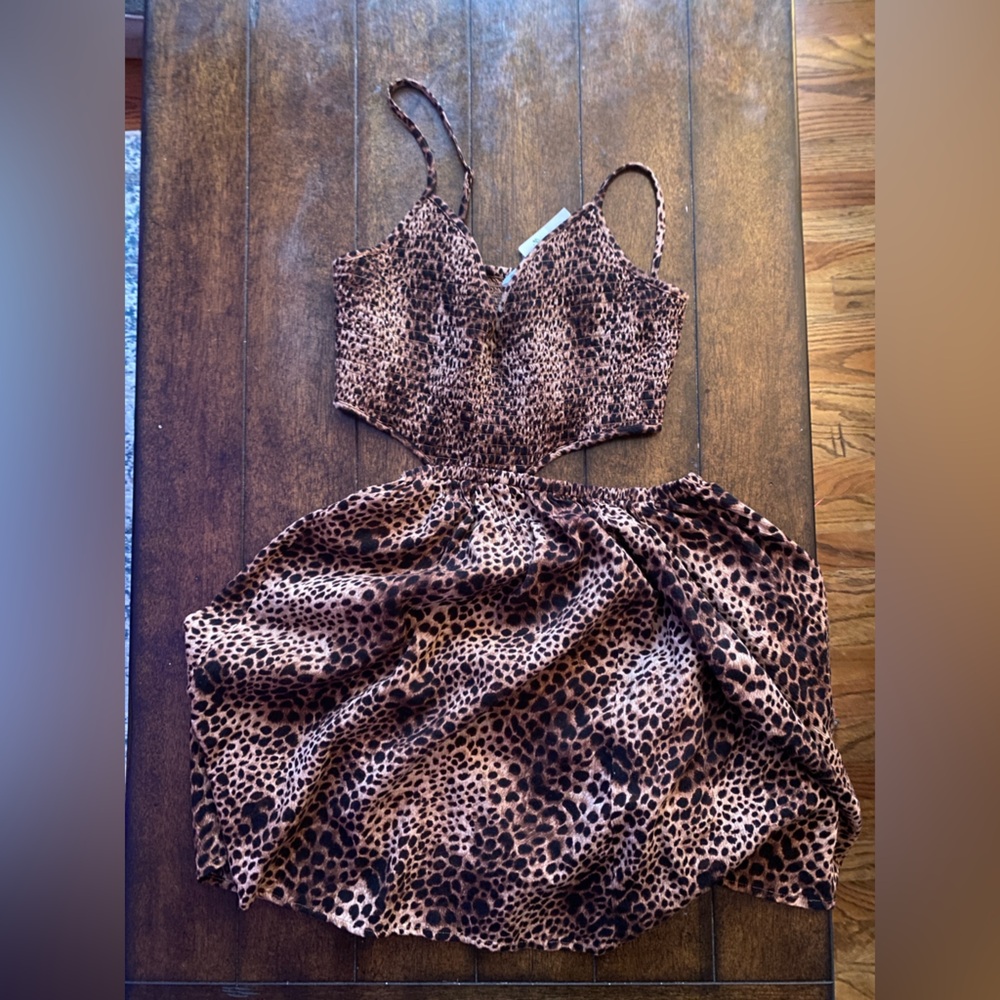 Aerie Leopard Print cut out Dress - Picture 4 of 5